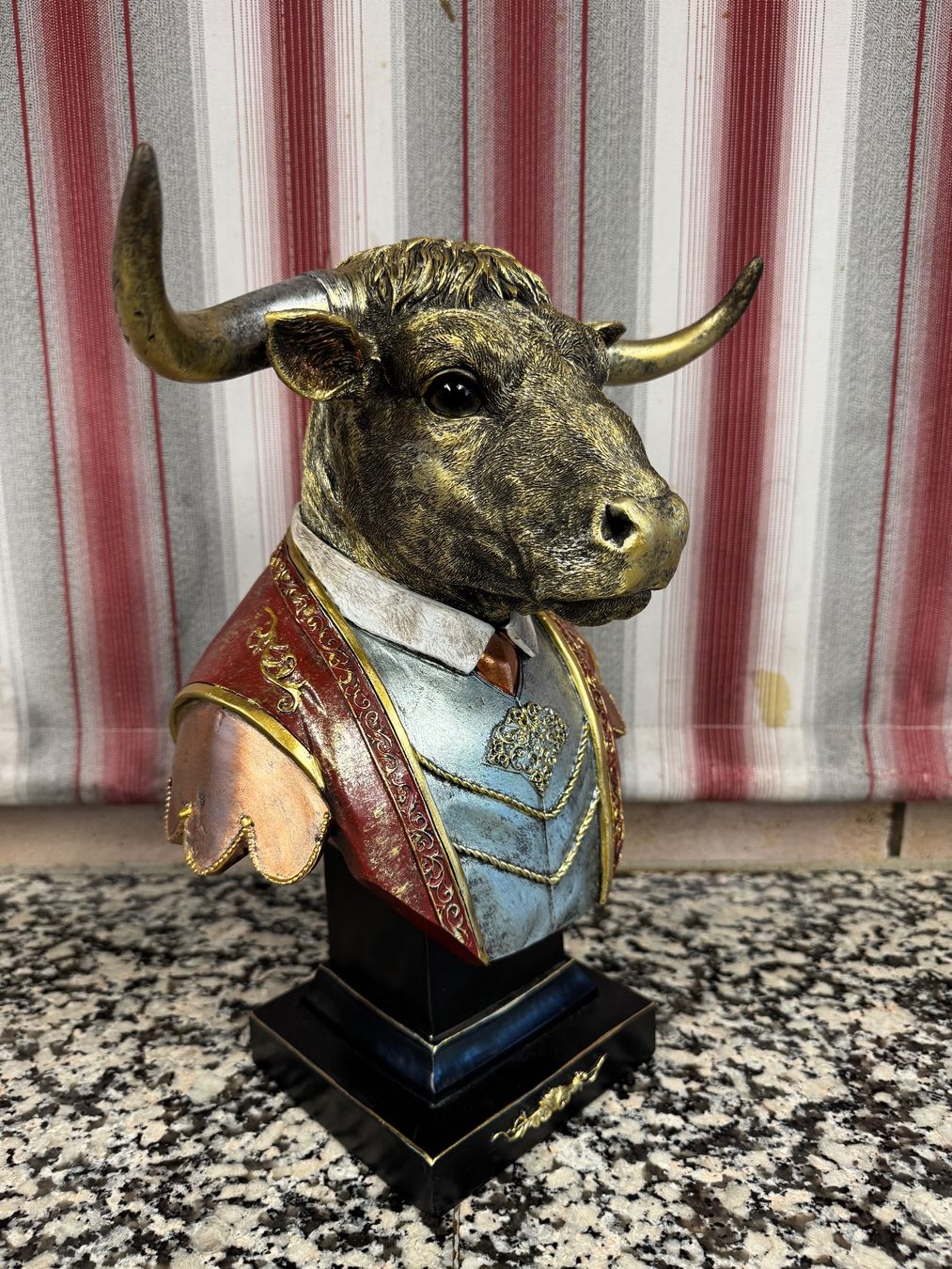 Toutes les décorations: Schöne Stierkopf-Figur – D'occasion à Winterthur par sportdisco2 1