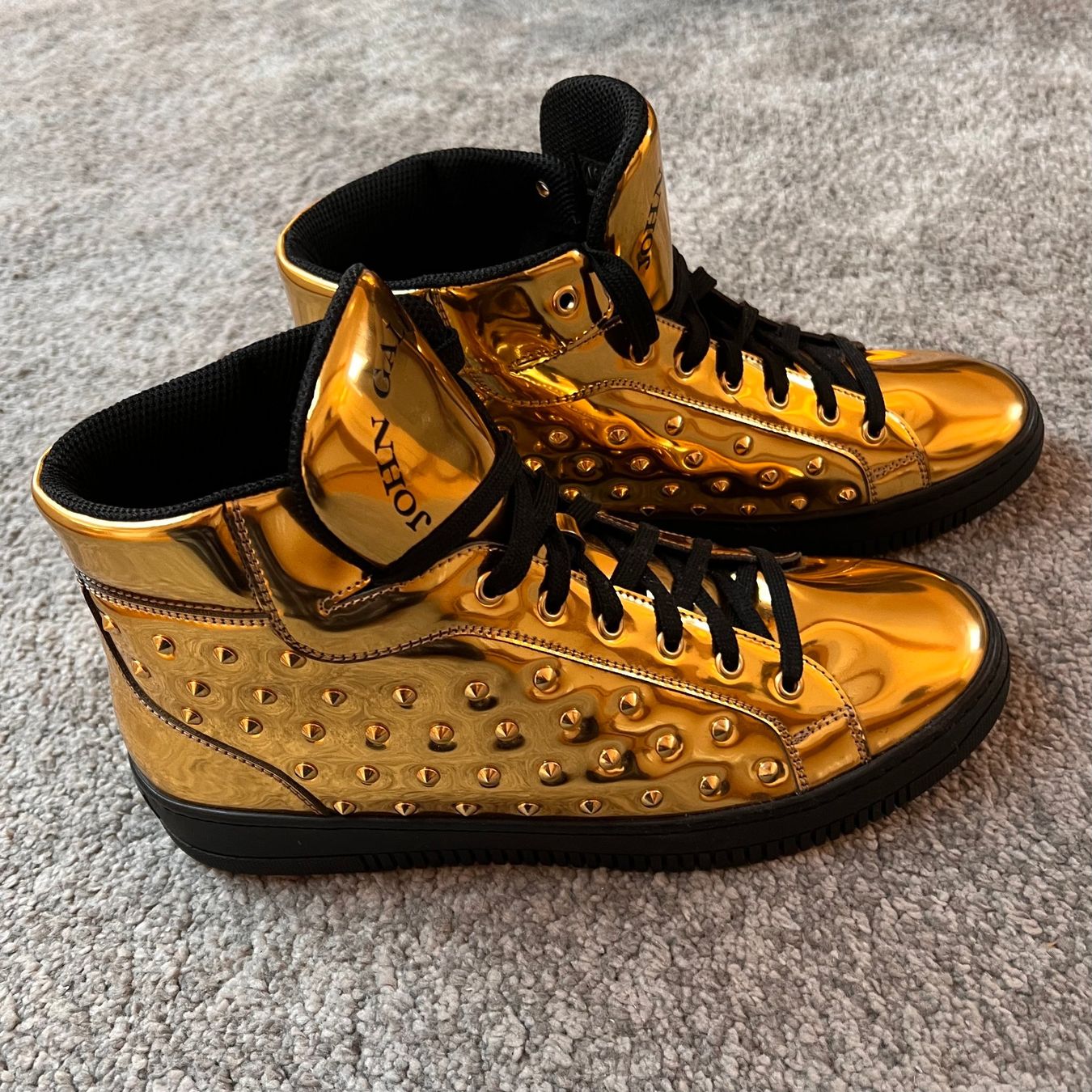 John Galliano Scarpe da uomo: Baskets John Galliano dorées - Taille 42 – Nuovo e nell'imballaggio originale da Préverenges venduto da DB1028