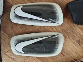 Nike Mercurial Lite Schienbeinschoner Grösse XL gebraucht