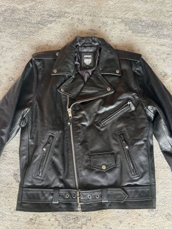 Echte Lederjacke im Biker-Stil, Grösse M, TOP Zustand! 🏍️