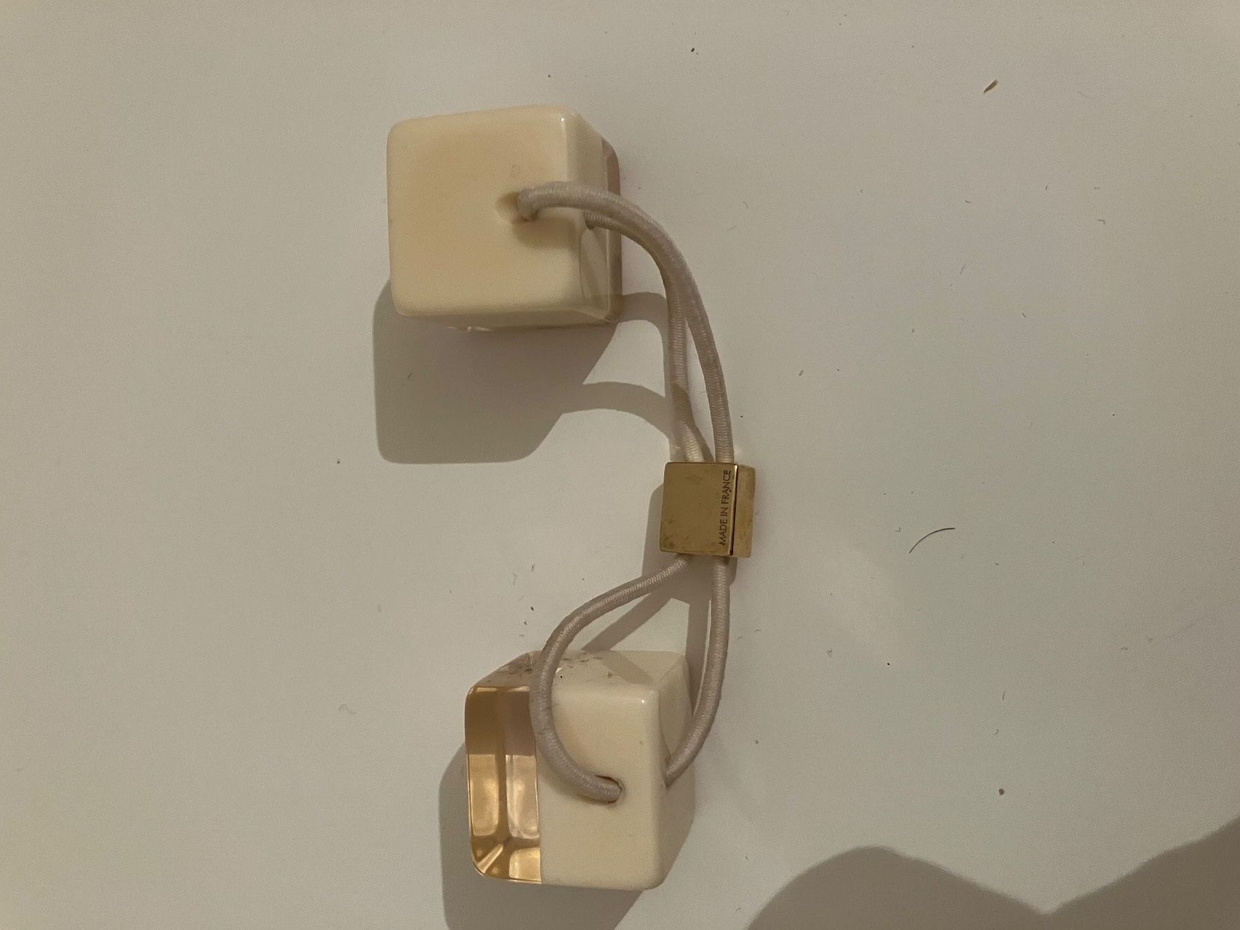 Louis Vuitton Haarschmuck: Louis Vuitton – Gebraucht aus Spreitenbach von schwarzerhase70 2