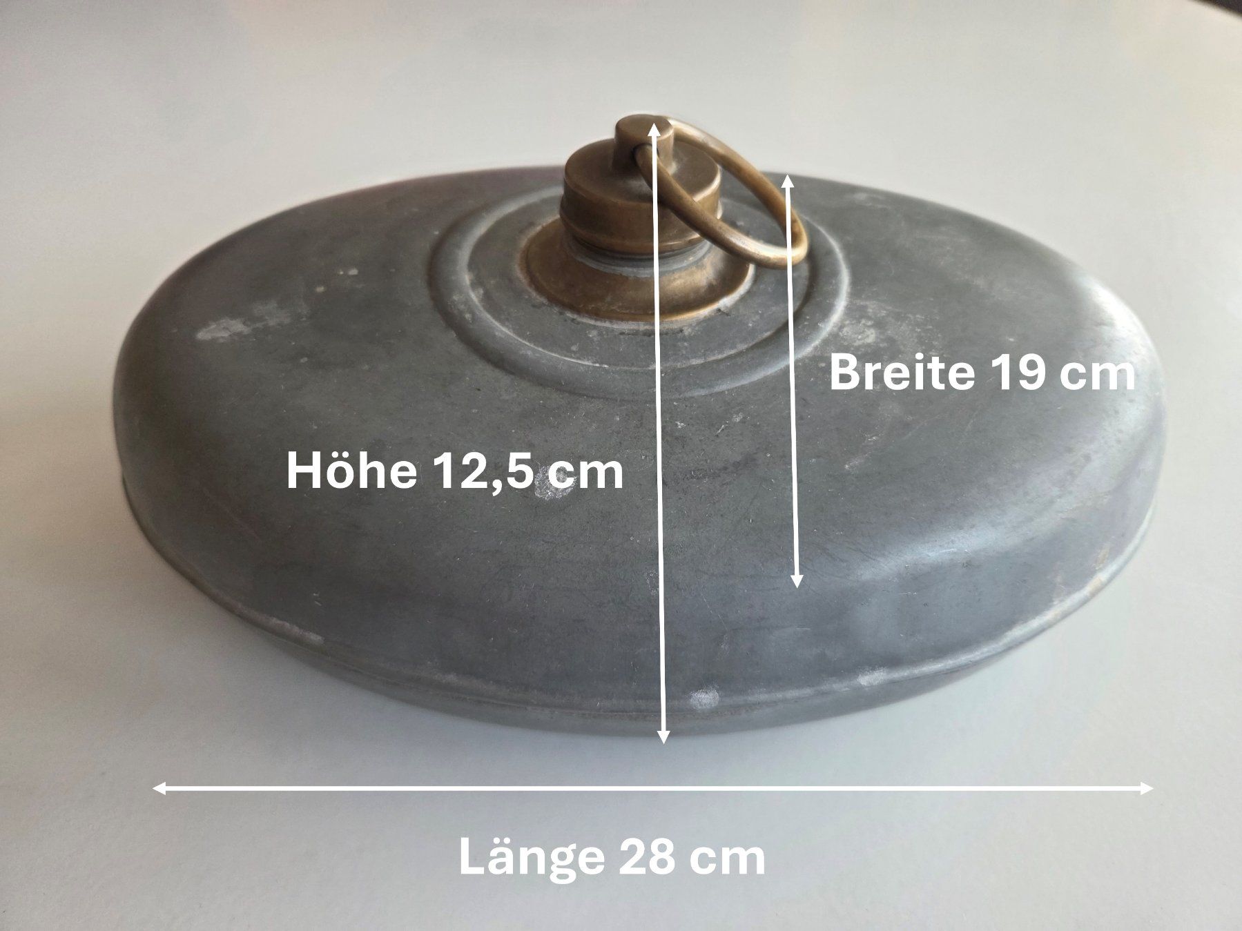 Altri elettrodomestici e apparecchi d’epoca: Antike Wärmeflasche mit Messingring – Usato da Langenthal venduto da ProBonMarken