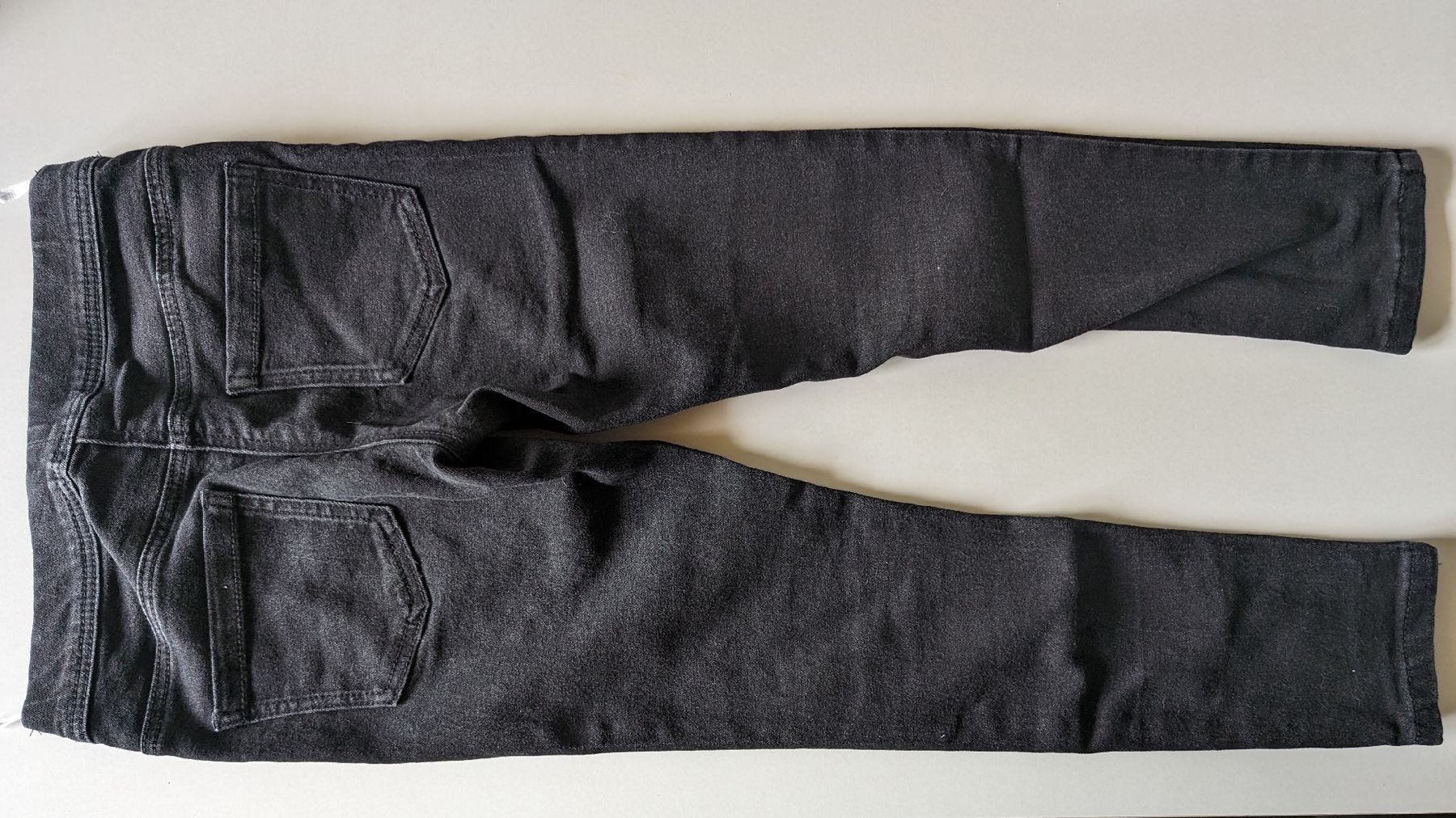 Pantalons: Jeans Gr. 128 – D'occasion à Nods par BieneS