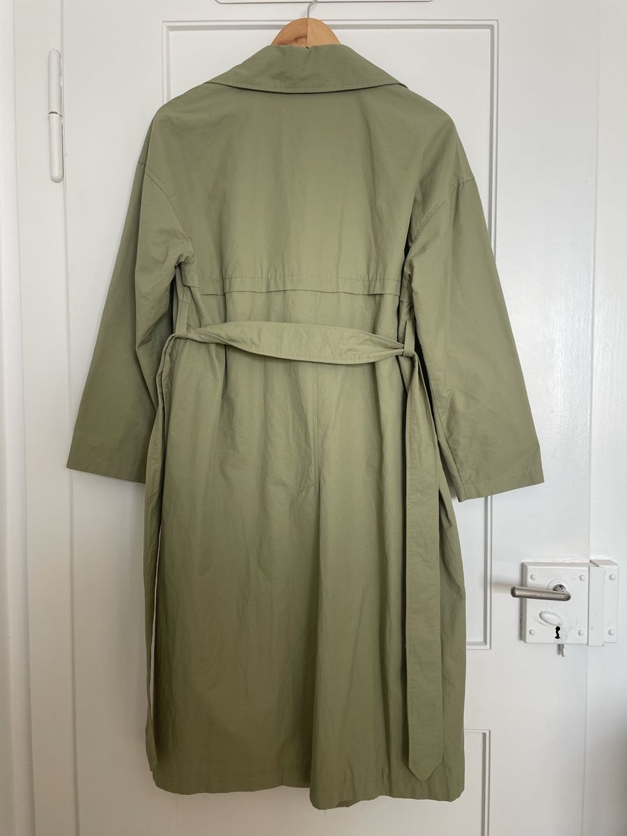 Bershka Cappotti: Trenchcoat, olivgrün – Usato da Zürich venduto da lauraliebtdensommer 1