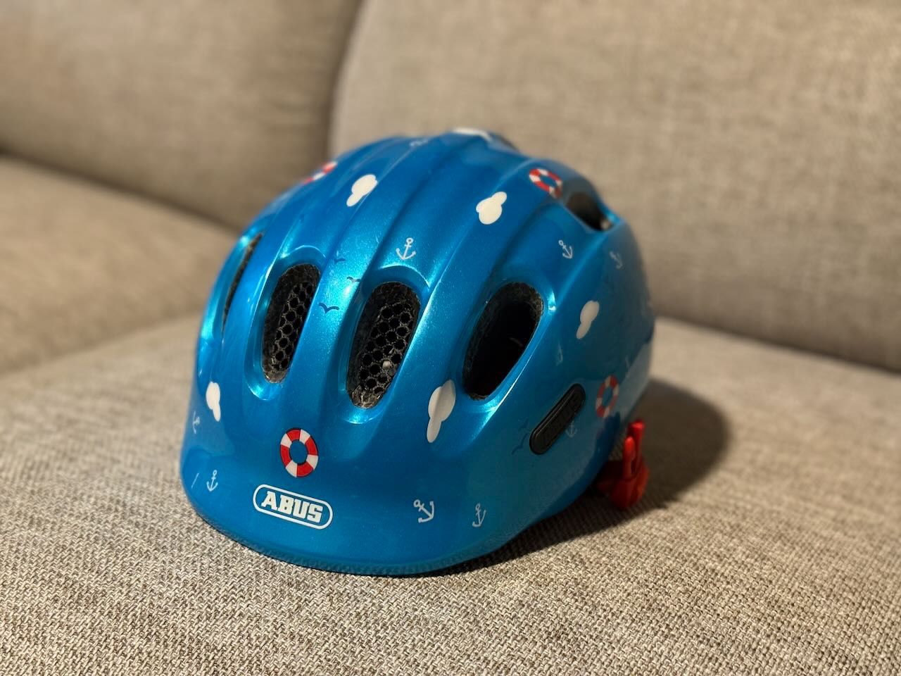 Abus Caschi: Abus Kinderhelm, Grösse 45-50, blau metallic – Usato da Sissach venduto da hucom