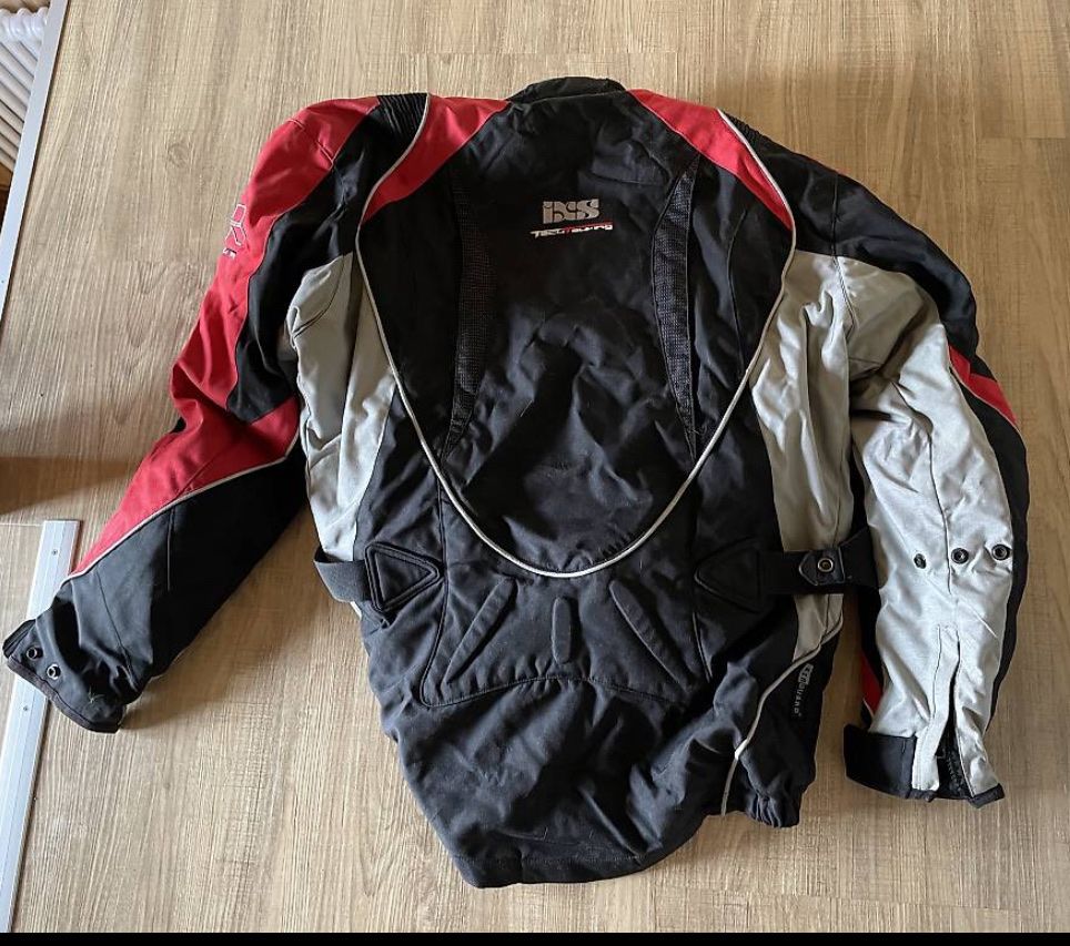 IXS Jacken: Ixs Motorradjacke Grösse S mit Innenjacke – Gebraucht aus Buchs AG von Fruchtzwerg81 1