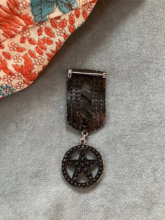 Broschen & Nadeln: Orden mit Strass, Vintage 80er, Brosche – Gebraucht aus St. Gallen von jbr_q7tx 3