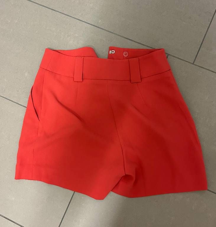 Pantaloni: Kurze Hosen rot XS – Usato da Zürich venduto da Nia_S