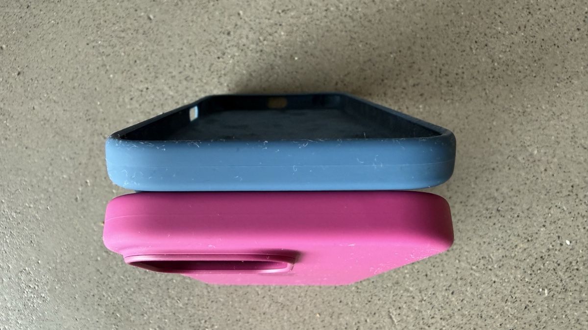 Apple Cover & Protezioni schermo: Cover Silikon iPhone 16 Pro Max – Usato da Luzern venduto da mar_x96f 4