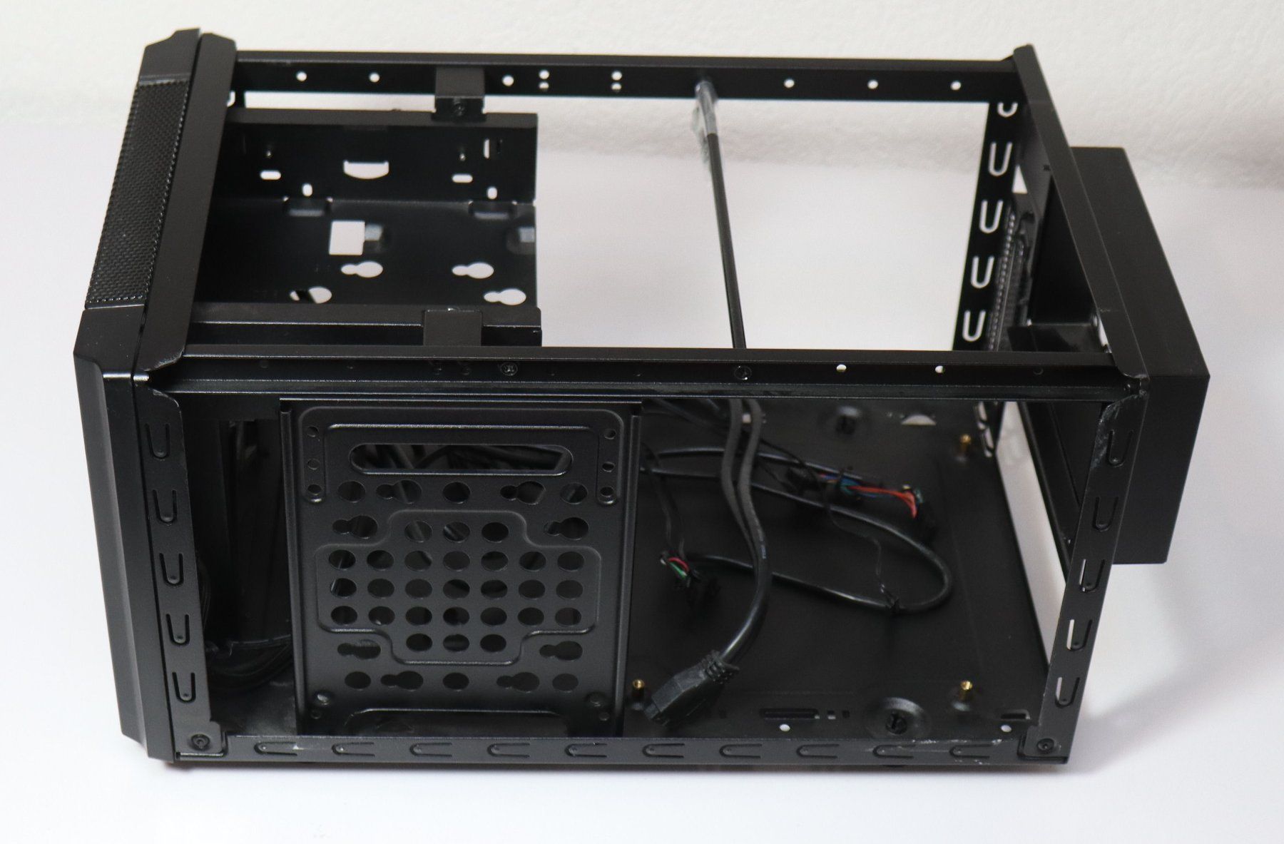 Custodie: Cooler Master Elite 130 mini ITX Gehäuse – Usato da Frick venduto da volvo850driver 8