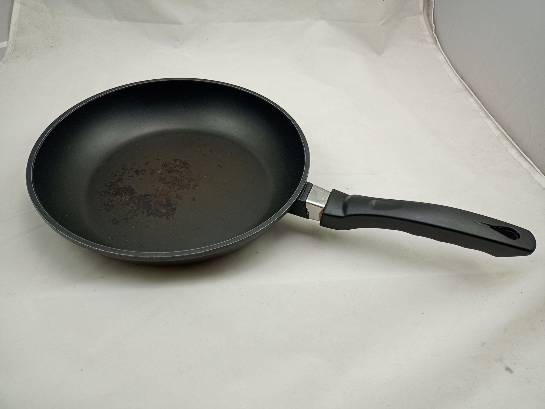 Pfannen: Mystery Paket 9 Pfannen & Töpfe – Defekt aus Buchs AG von SellAndBuyX 2