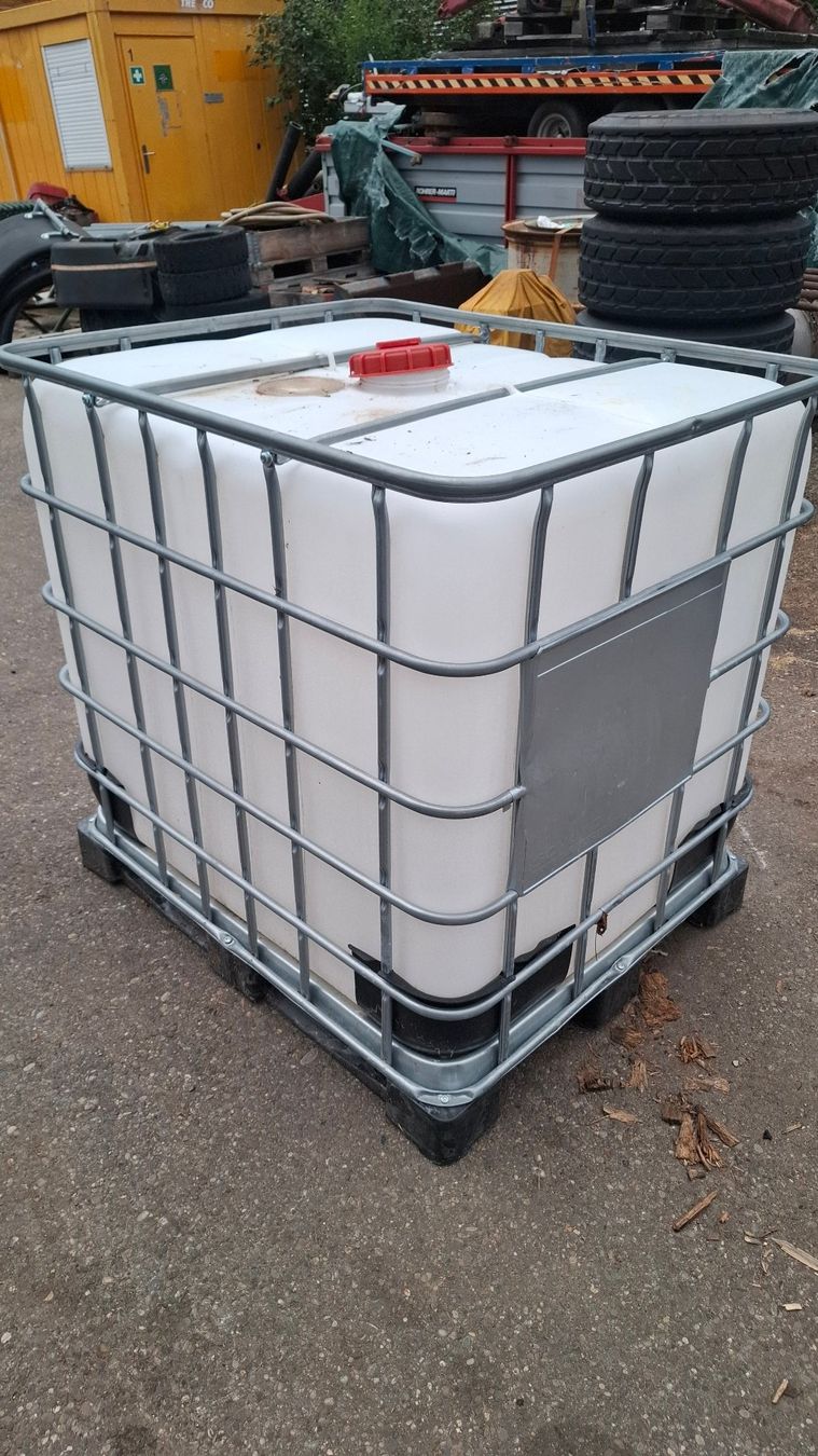Abbeveratoi e trogoli: Wassertank 1000l – Usato da Lütisburg venduto da erle1