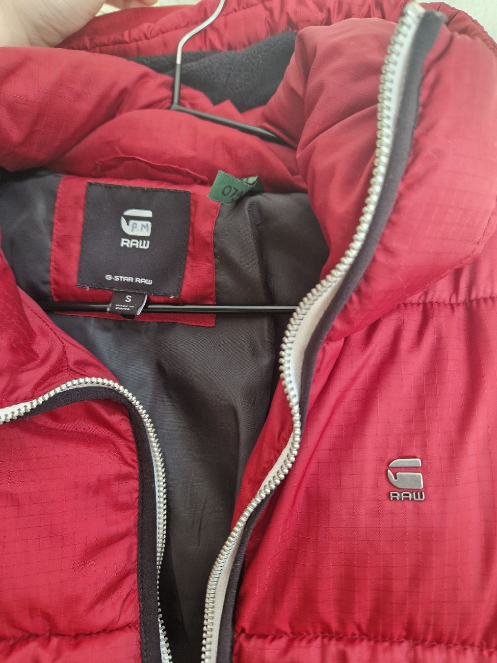 G-Star Giacche: Winterjacke G-Star rot – Usato da Wichtrach venduto da pri_hjg8 2