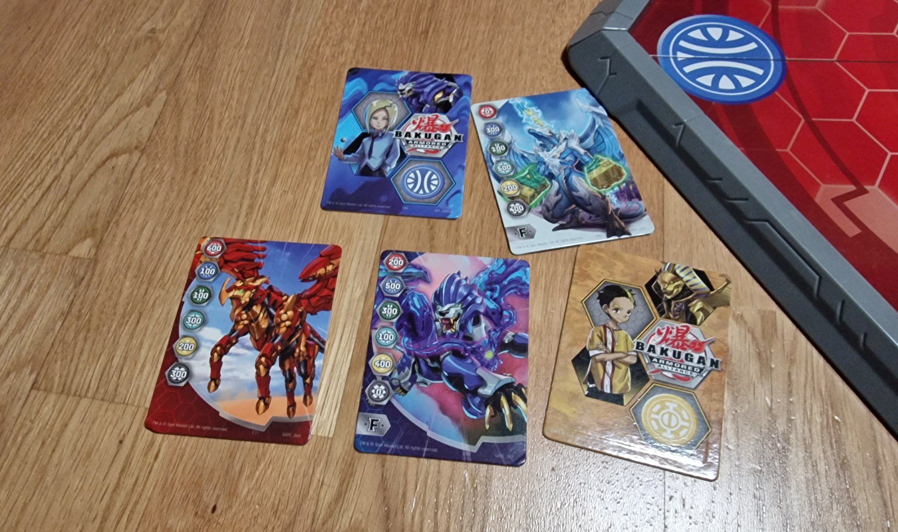 Jouets: Bakugan Set mit Arena und Karten – D'occasion à Würenlingen par zezy 3