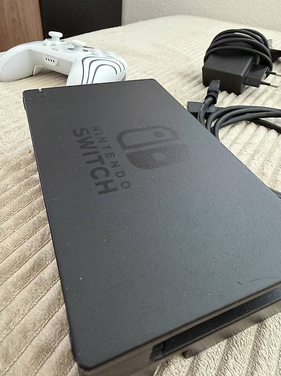 Konsolen: Nintendo Switch + Afterwave Controller – Gebraucht aus Brugg AG von fluc15 3