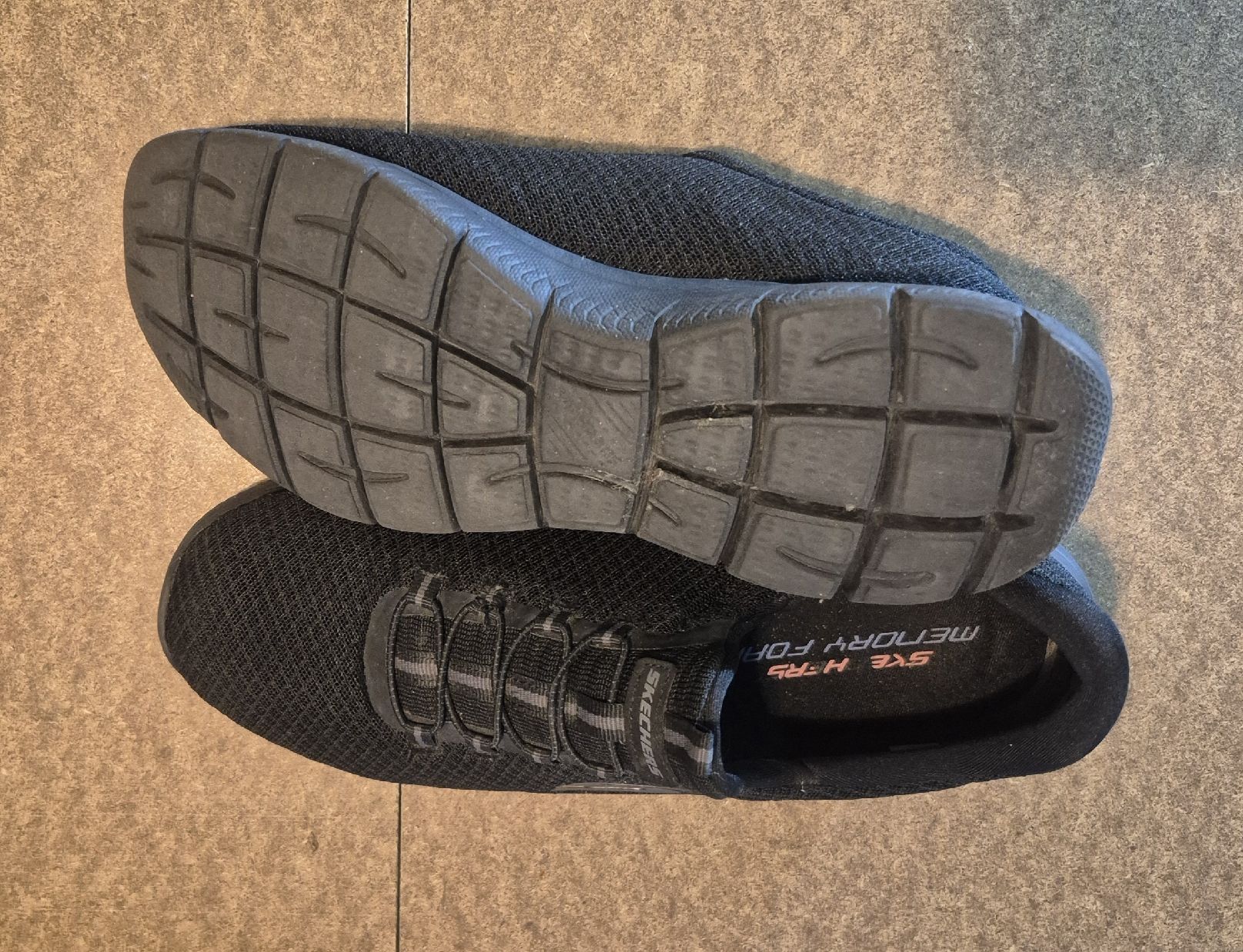 Skechers Chaussures hommes: Skechers Memory foam Grösse 40 – D'occasion à Schmitten FR par KaDa81 1