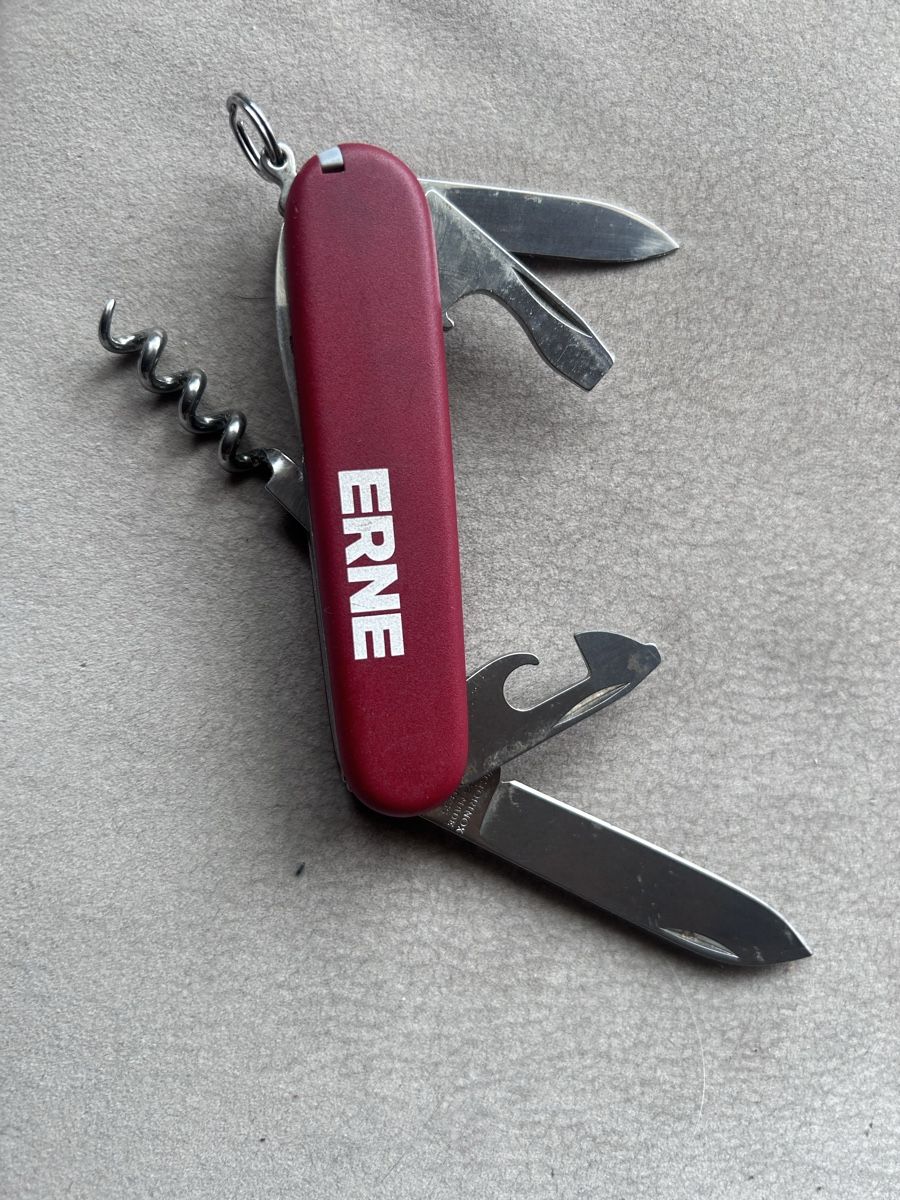 Victorinox Couteaux de poche: Taschenmesser Victorinox rot – D'occasion à Schattdorf par Beni8080