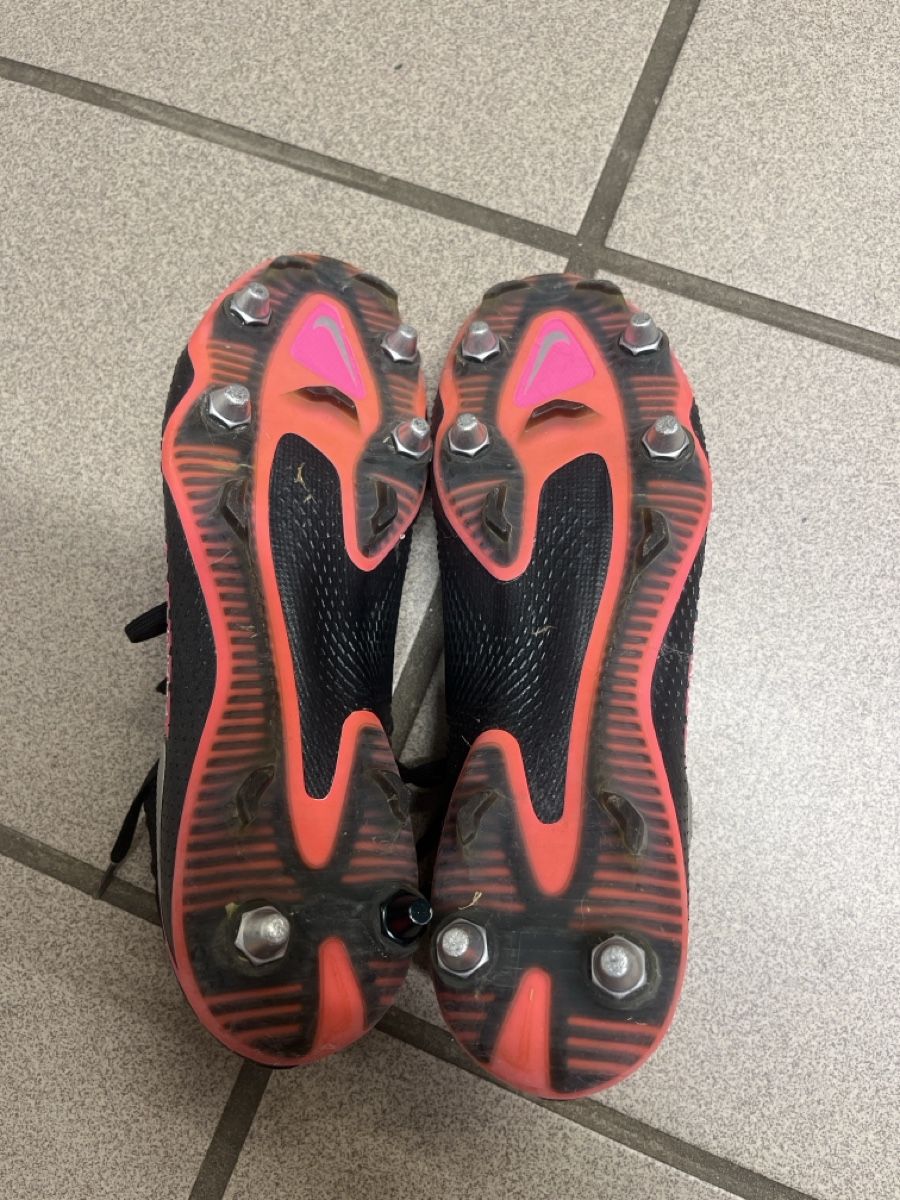 Nike Herrenschuhe: Stollenschuhe – Gebraucht aus Langendorf von sensationell123 2