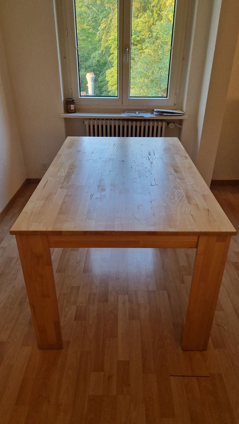 Tavoli: Esstisch mit Gebrauchsspuren 140x90cm – Usato da Zürich venduto da cla_w5tp 1