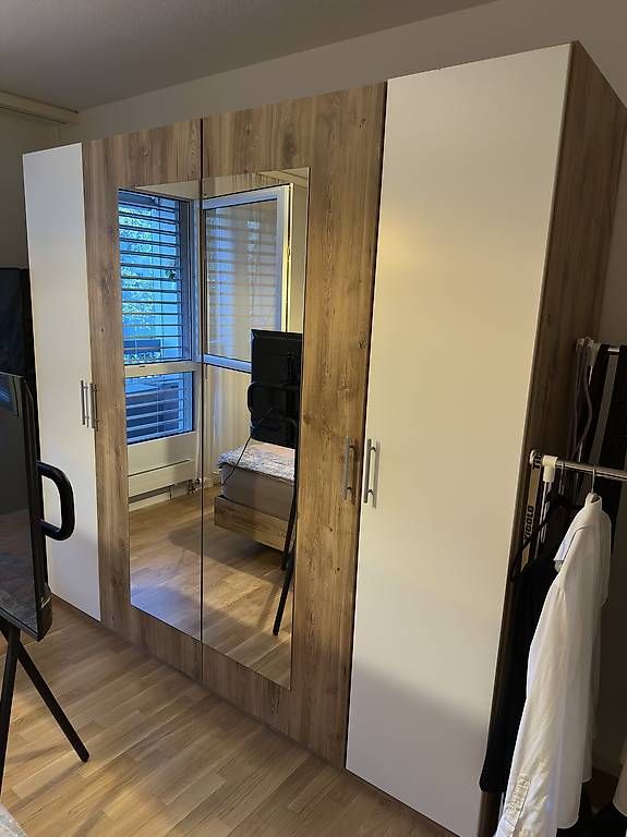 Schränke: Bett + 2 Nachttische – Gebraucht aus Suhr von albi-34 1