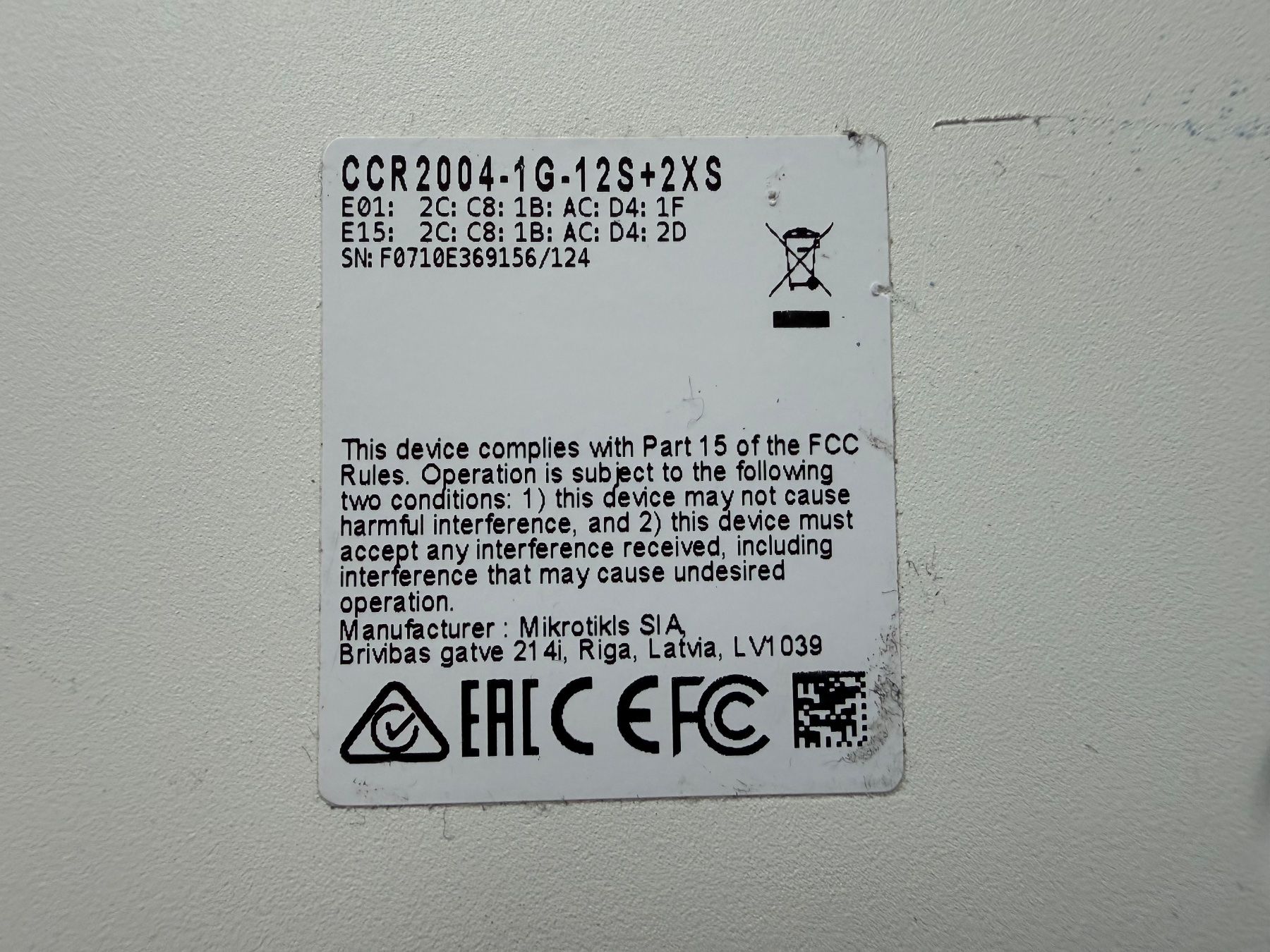 Hub & Switch: MikroTik Cloud Core Router CCR2004-1G-12S+2XS – Usato da Zürich venduto da mar_hs6l 2