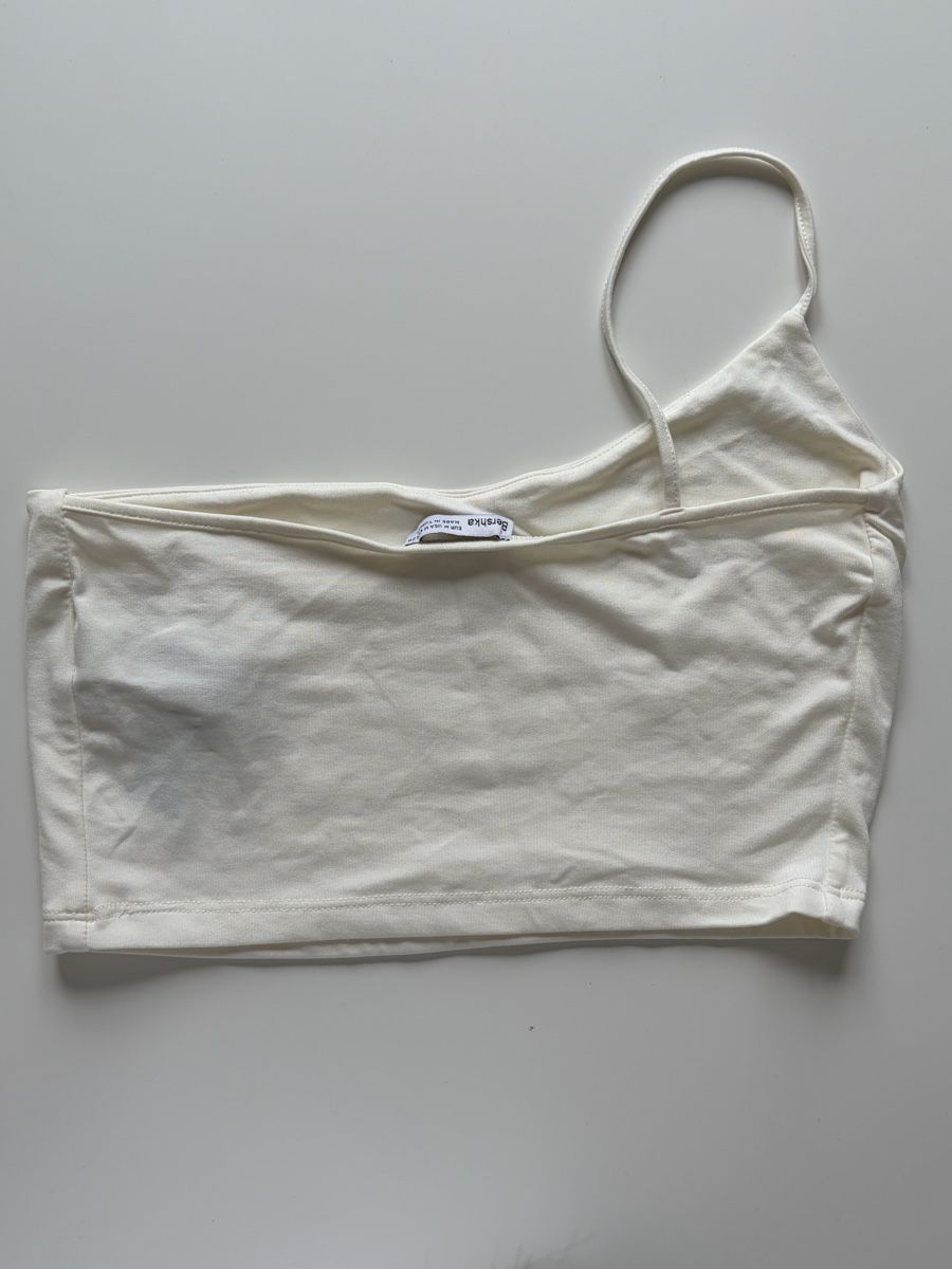 Bershka Top: Bershka Top, Creme, One-Shoulder Style, Gr. M – Usato da Rorschach venduto da rom_h9v7 1