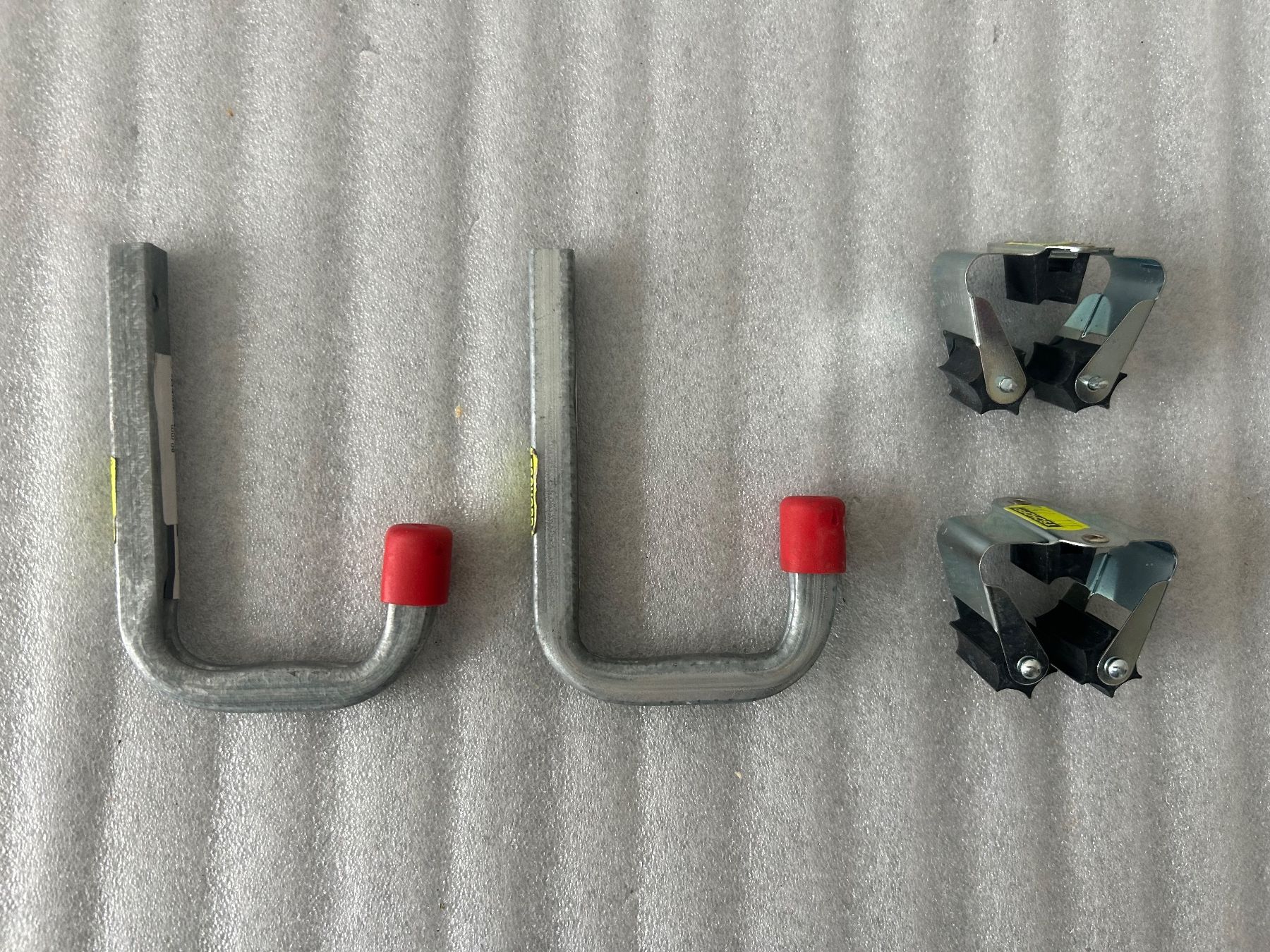 Ferramenta: Set mit 10 diversen Wand- Befestigungen – Usato da La Chaux-de-Fonds venduto da jacq_LaTsch0 1