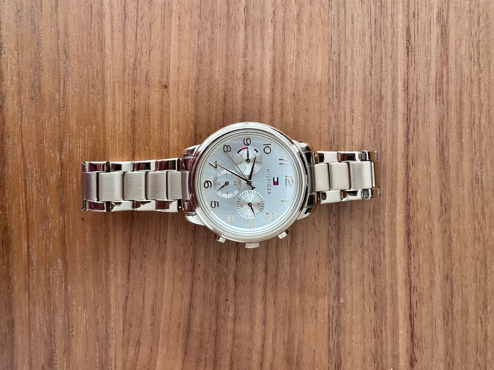 Montre Femme Kim Rogers Dorée - Design, Mécanique Automatique, Boîtier Plastique, Neuve étiquetée