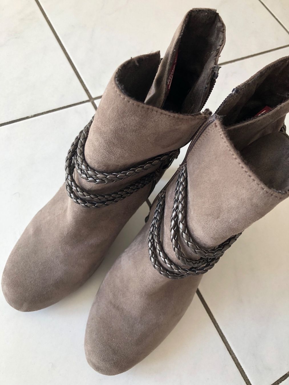 Scarpe da donna: Stifeletten Gr 40 – Usato da Zell ZH venduto da Guffos 2