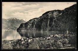 AK Hergiswil, Ort am See mit Kirche und Felswand