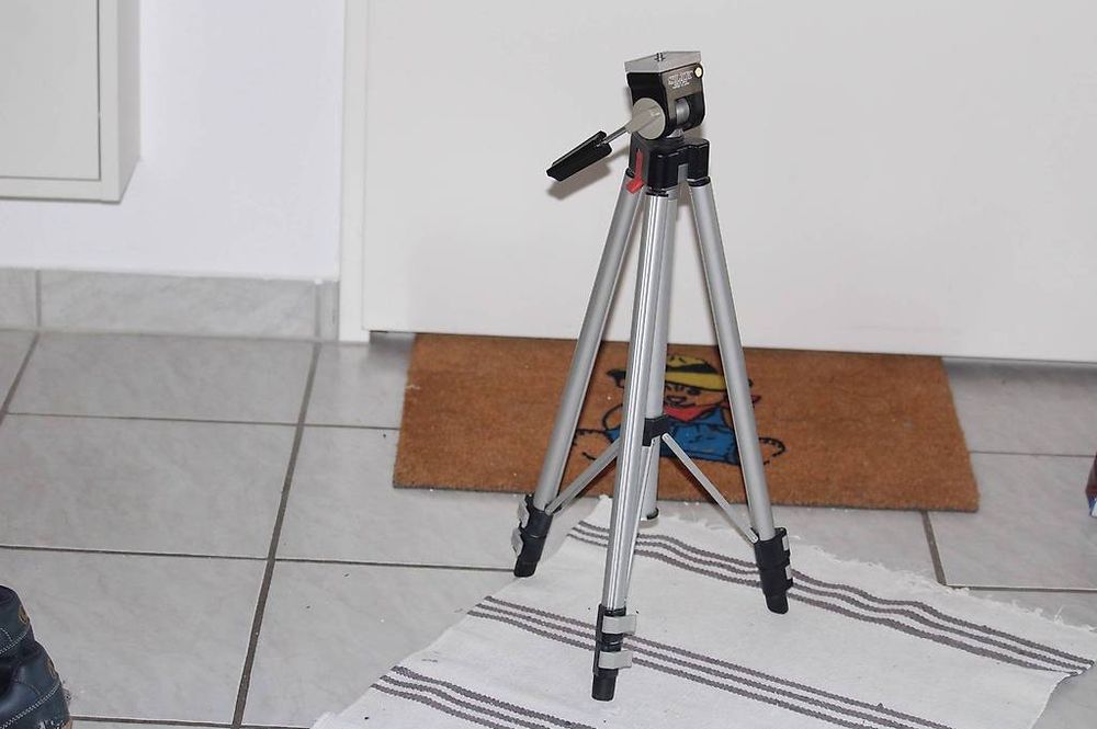 Treppiedi & Teste: Stativ – Usato da Grenchen venduto da juebo