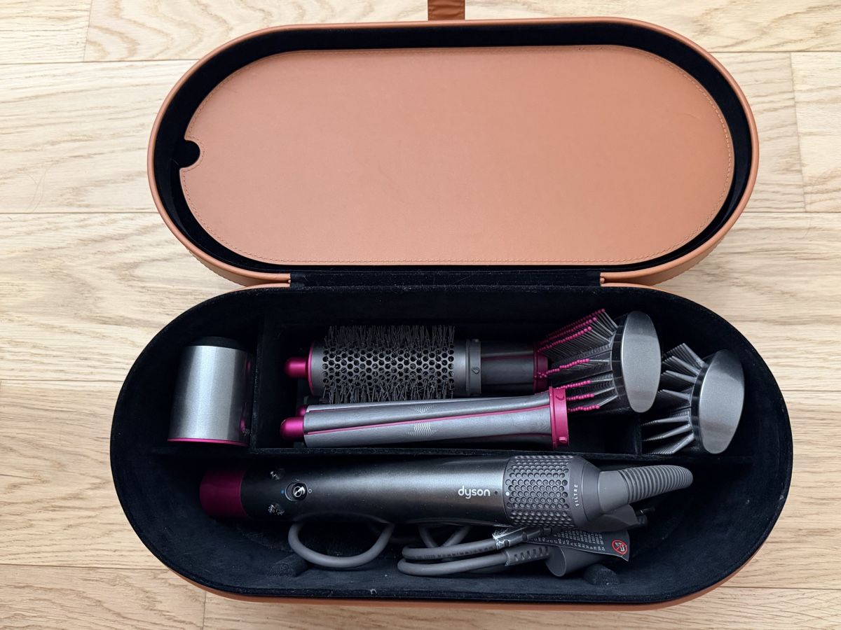 Dyson Sèche-cheveux: Dyson Airwrap – D'occasion à Chailly-Montreux par 25._sv