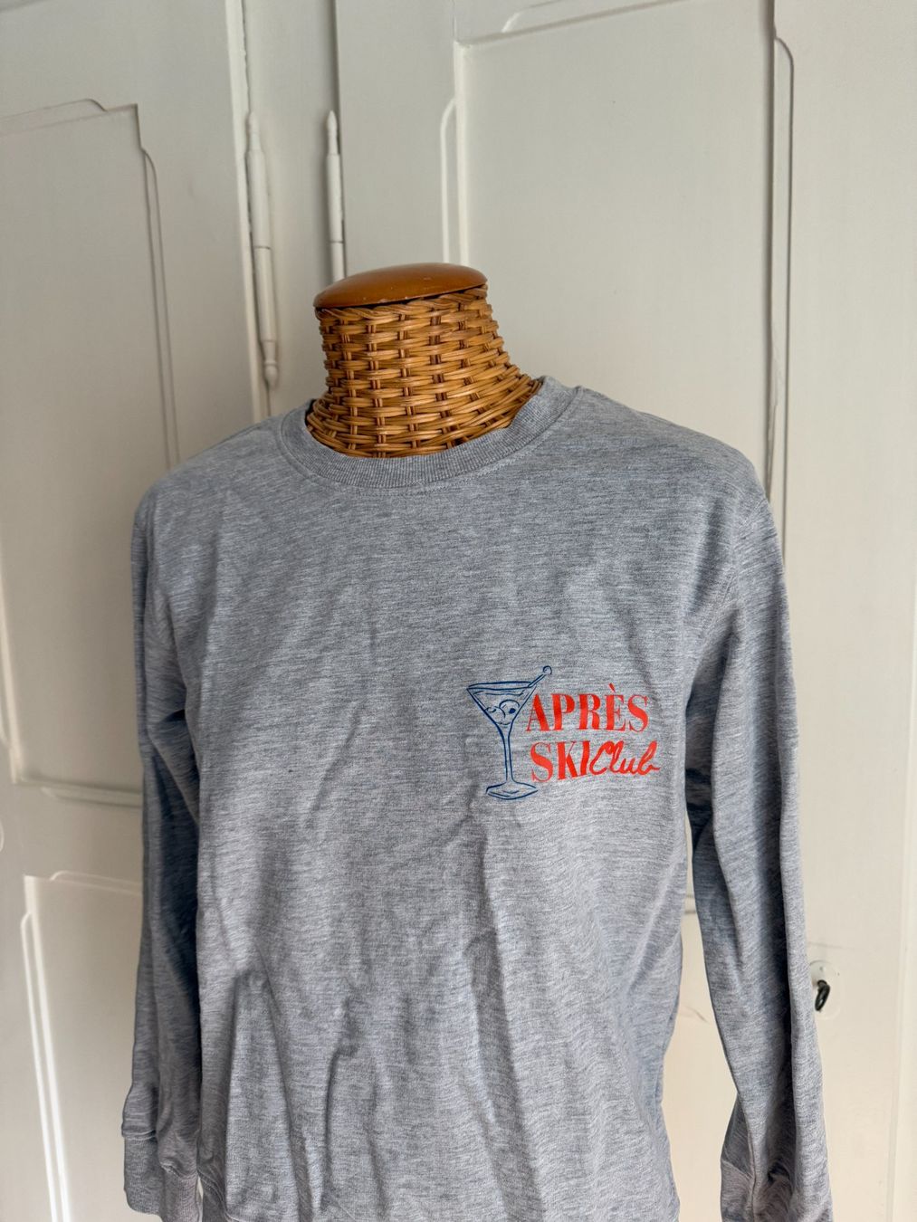 Maglioni & Felpe: Après Ski Club Langarmshirt hellgrau S – Usato da Zürich venduto da Diazaio 1