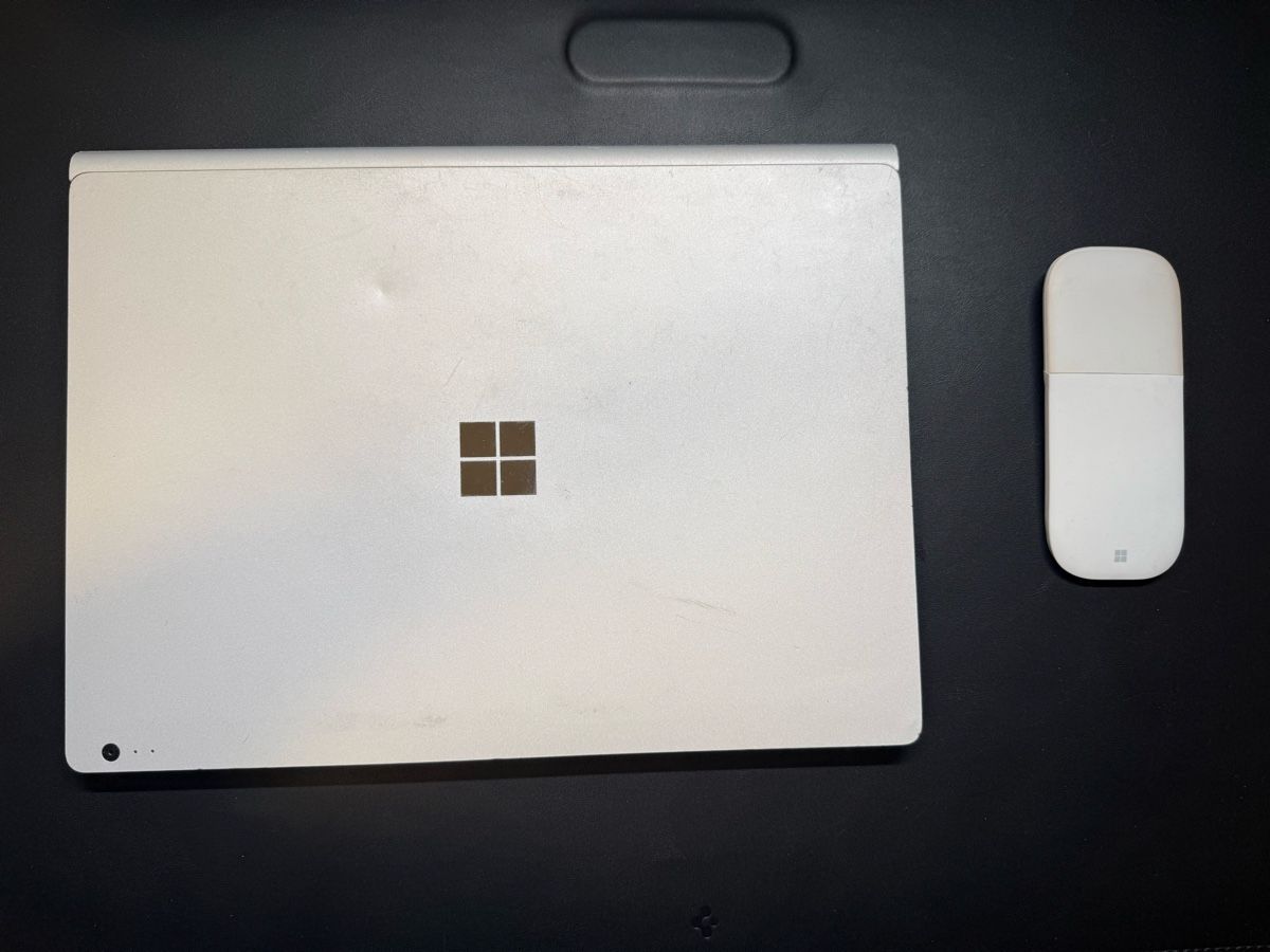 Microsoft Notebook: Surface Book 2 128GB + Surface Arc Mouse – Usato da Uster venduto da hamza2001