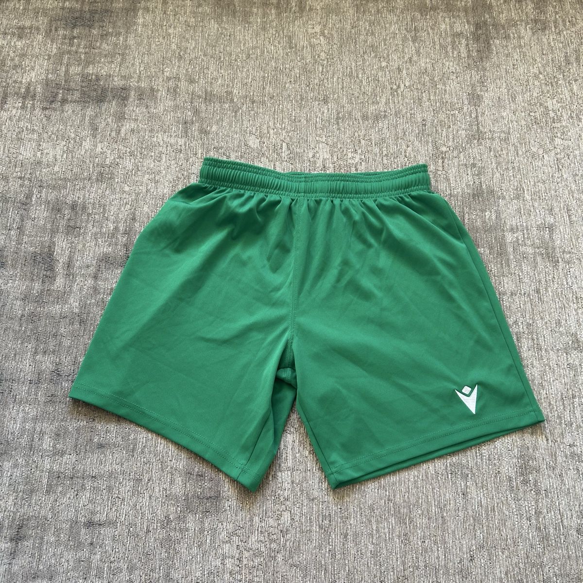 Canottiere & Pantaloni: Short de sport Macron, vert, taille S comme neuf – Usato da St-George venduto da elena27