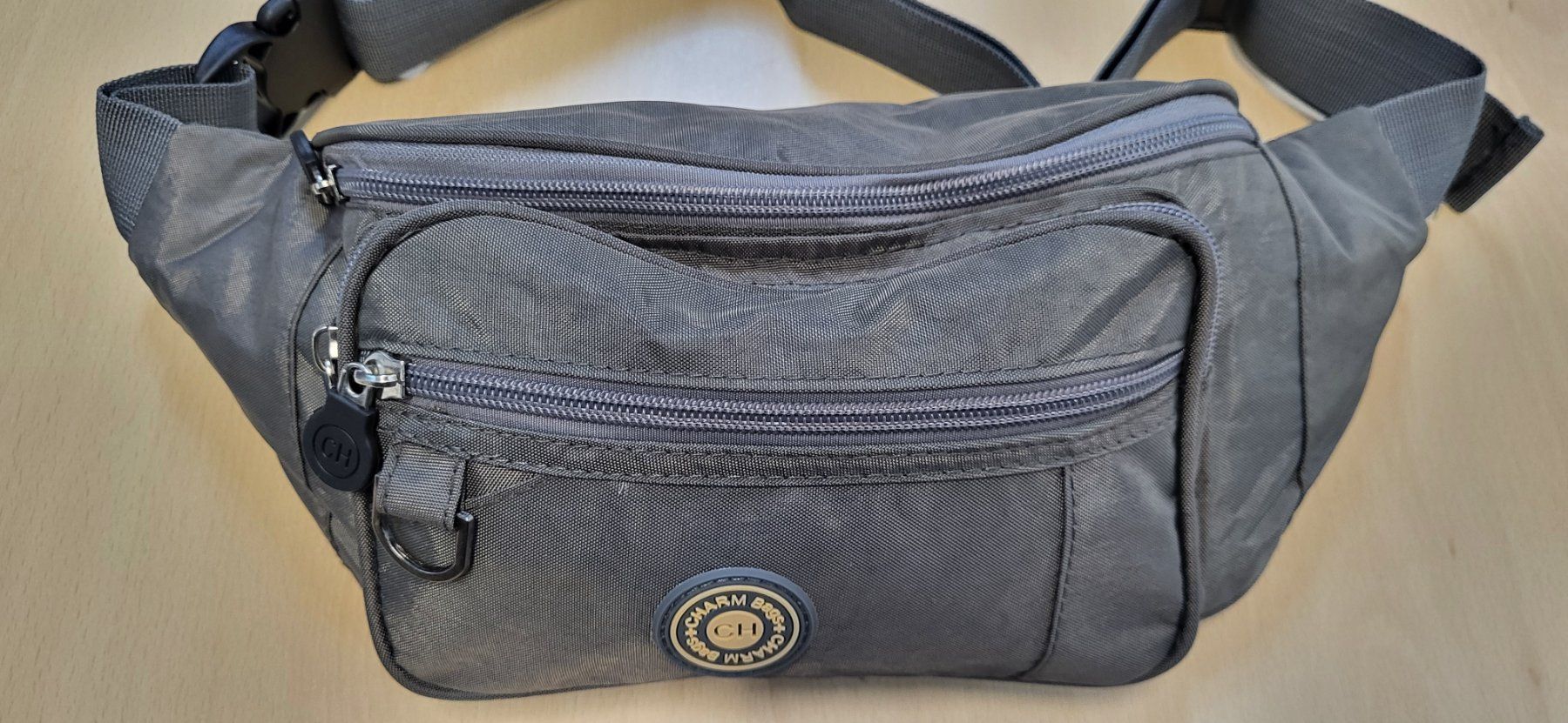 Taschen: Graue Bauchtasche mit 4 Fächern Neu – Neu und originalverpackt aus Figino von mayam63