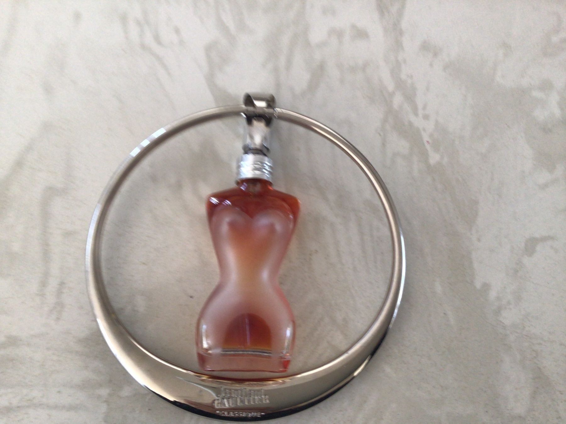Jean Paul Gaultier Profumi & Eau de Toilette: Parfumset Jean Paul Gautier mit Schmuck – Usato da Rickenbach SZ venduto da Montagmorgen12 4