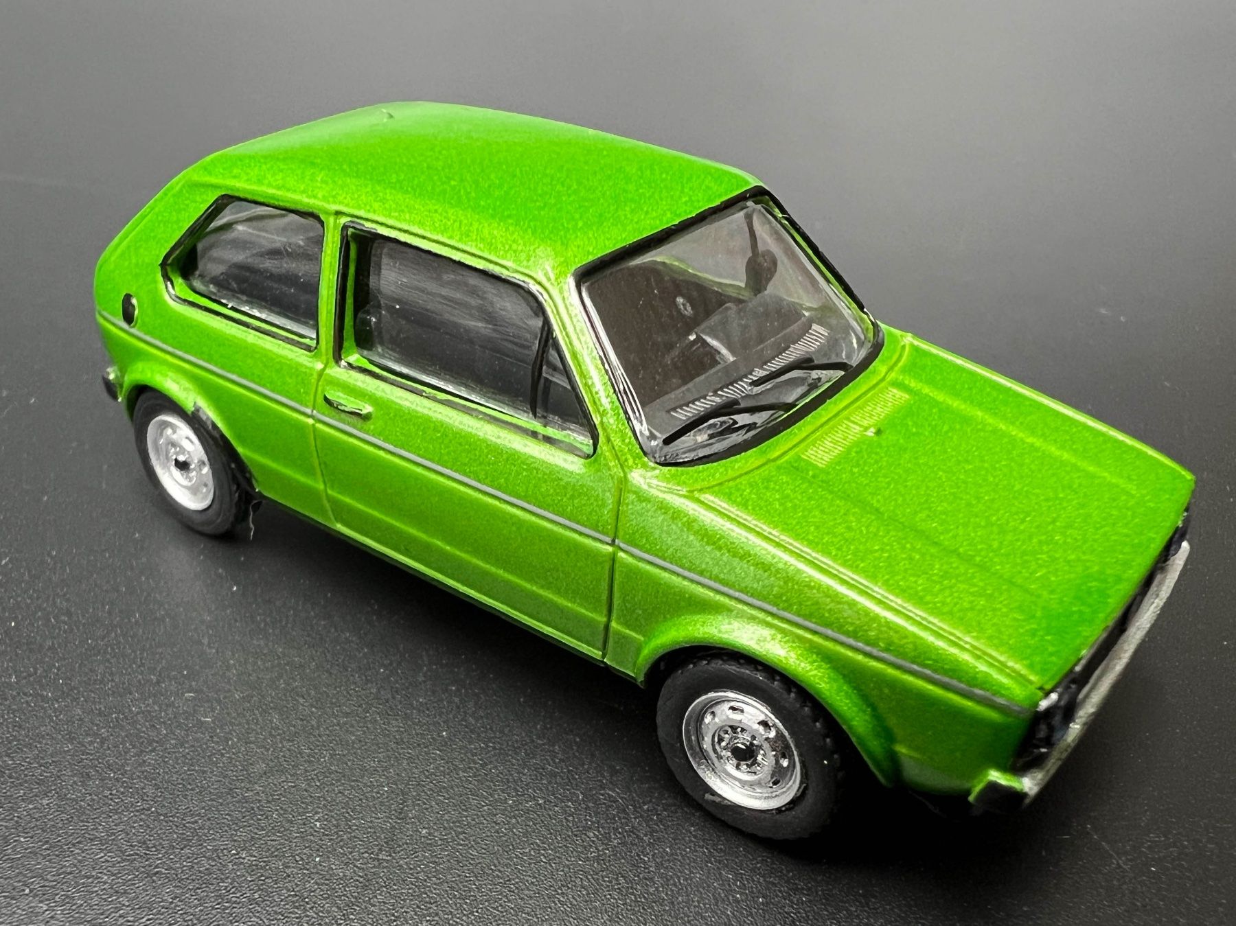 Volkswagen Modellini d'auto: VW Golf 1:64 neu OVP – Nuovo e nell'imballaggio originale da Häusernmoos venduto da adlerfedern 2