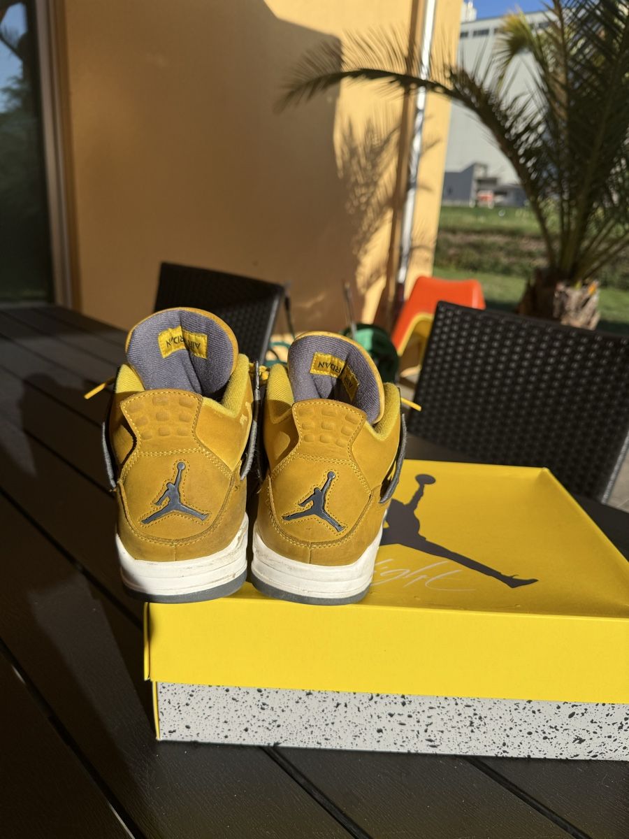 Scarpe da uomo: Air Jordan 4 Yellow Thunder – Usato da Huttwil venduto da sar_lbv8 4