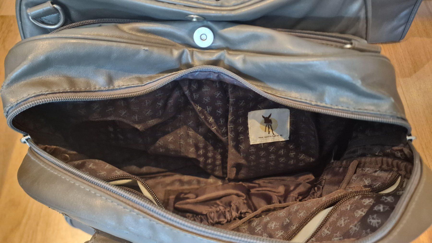 Lässig Borse & Zaini: Lässig Wickeltasche – Usato da Uetikon am See venduto da Walkingtothemoon 3