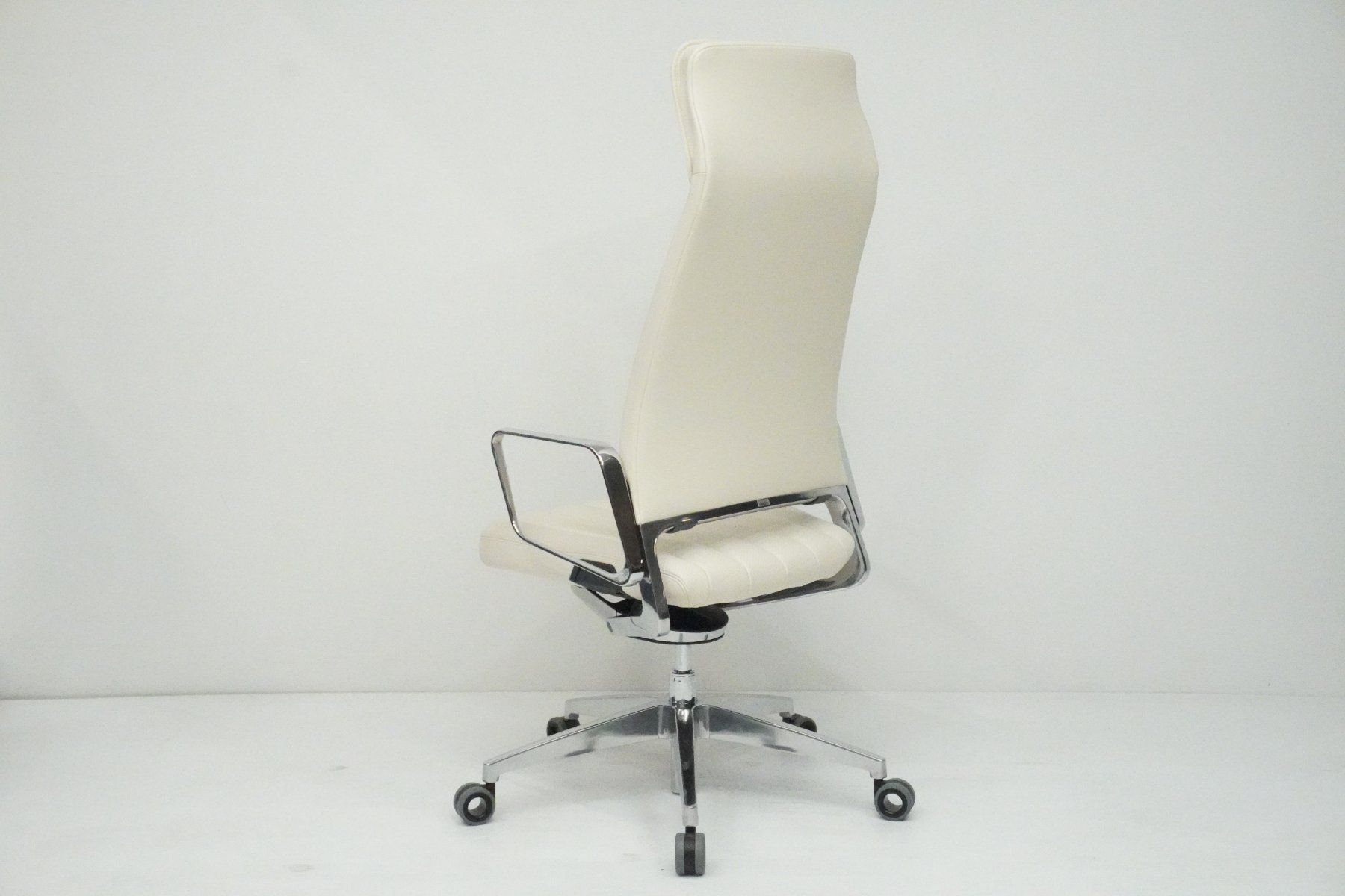 Sedie: Interstuhl VINTAGEis5 Chefsessel Leder UVP CHF 5247 – Usato da Bad Zurzach venduto da QLASSIQ 5