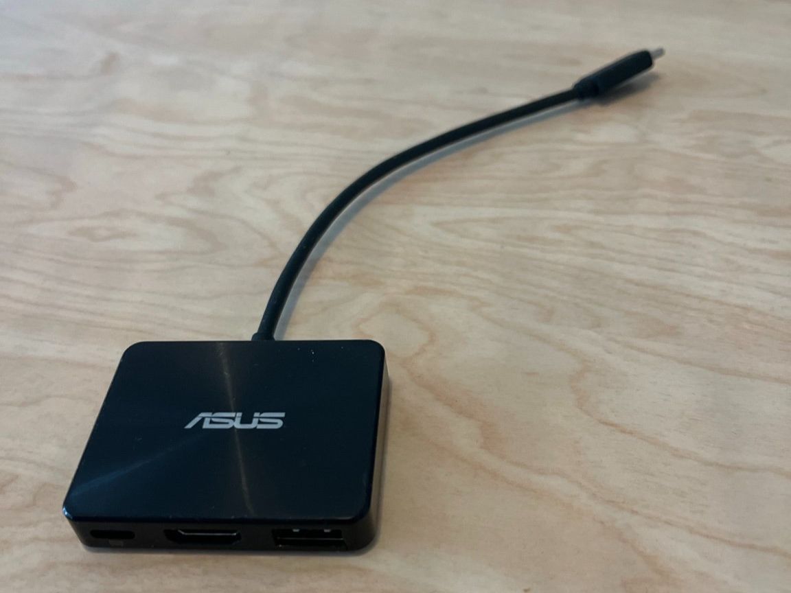 Lecteurs & Adaptateurs: ASUS USB-C Mini Dock Adapter HDMI USB-C USB-A – D'occasion à Baden par Outblow