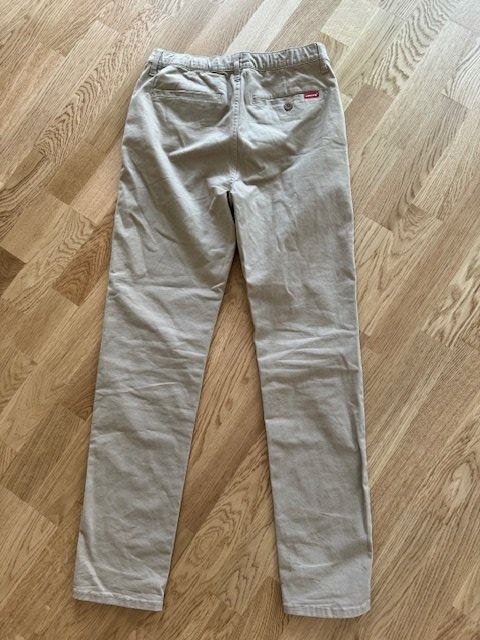 Levi's Pantaloni: Stoffhose Levis Gr.176 – Usato da Wabern venduto da MagdalenaWabern 2