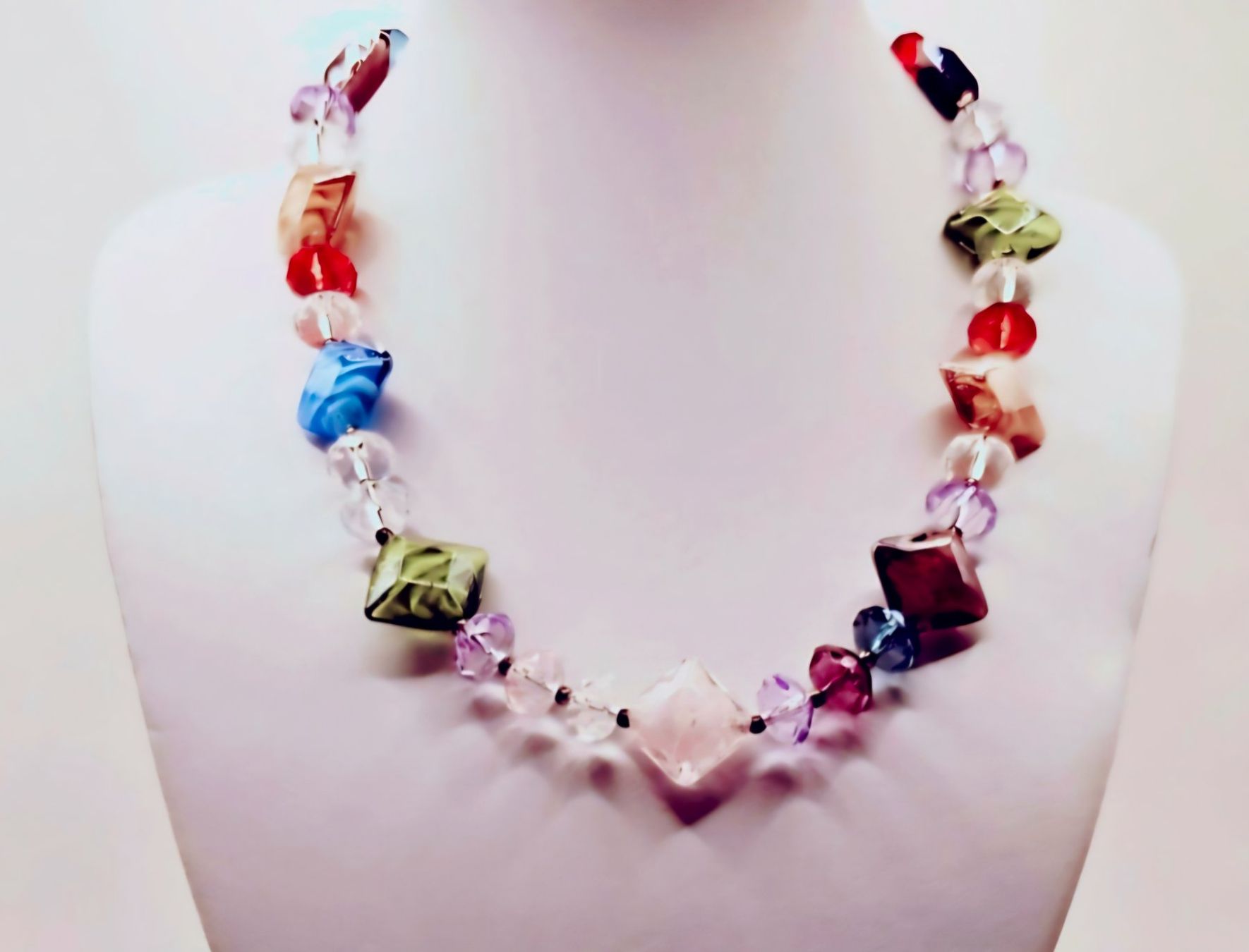Colliers: Damenhalskette Statement Halskette Bunt – Neuf avec emballage d'origine à Thalwil par Seasons-Schmuck