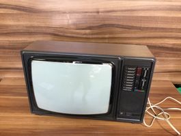 Alter defekter Fernseher Typ Rank Radio Model AC 6135