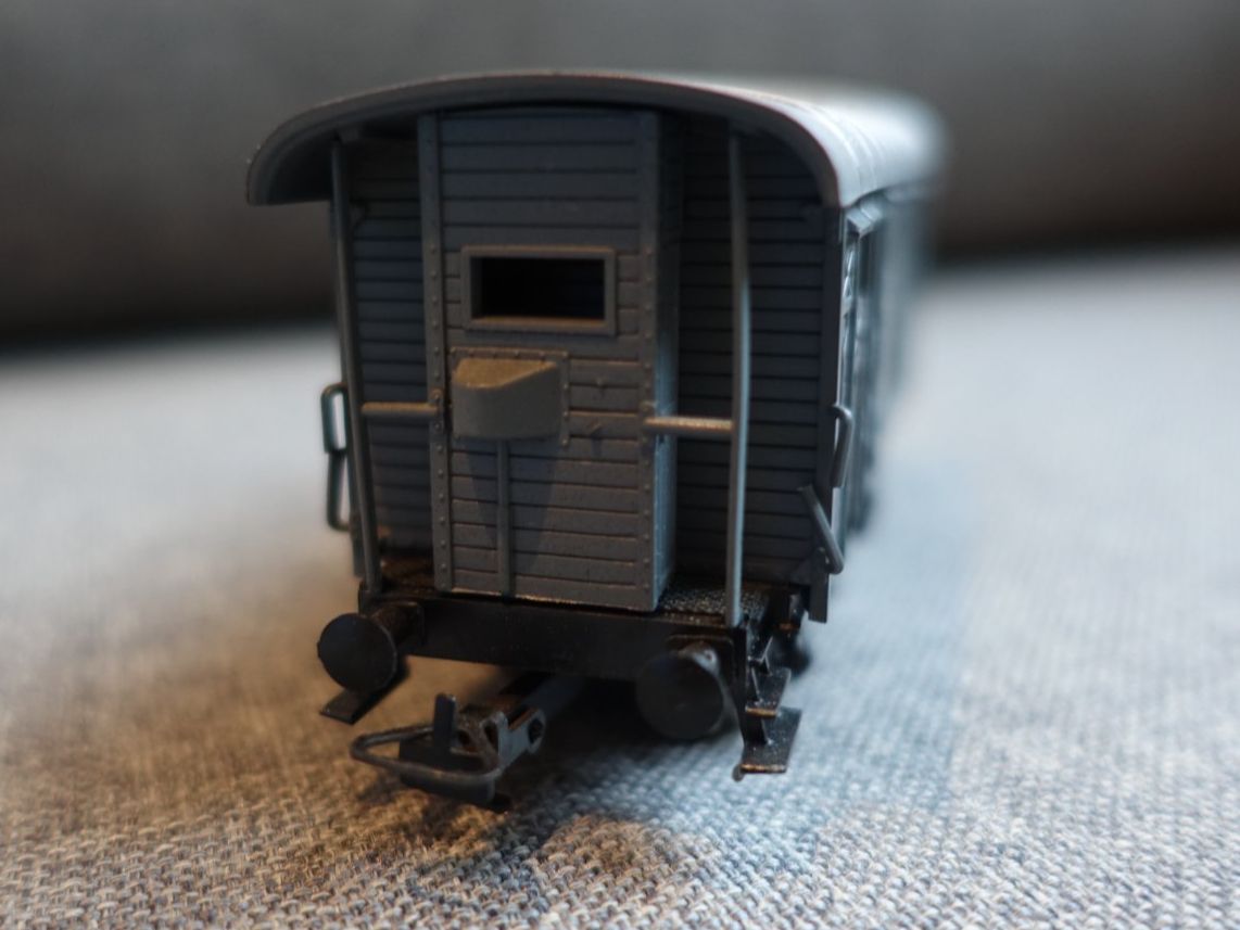 Kleinbahn Modelleisenbahnen: KLEINBAHN No. 302 SBB gedeckter Güterwagen, HO – Gebraucht aus Wallbach von Sarrows 4