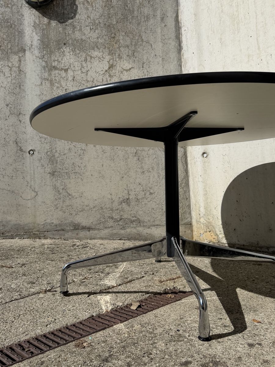 Vitra Tische: Table ronde Vitra Eames blanc occasion  – Gebraucht aus Bussigny von ShopOp 3