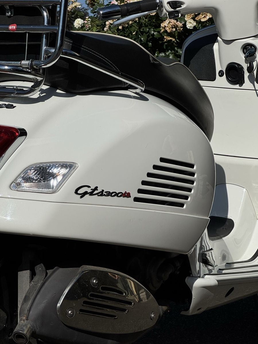 Vespa Scooters: Piaggio Vespa GTS Super 300 – Gebraucht aus Uerikon von ursulawettstein 4