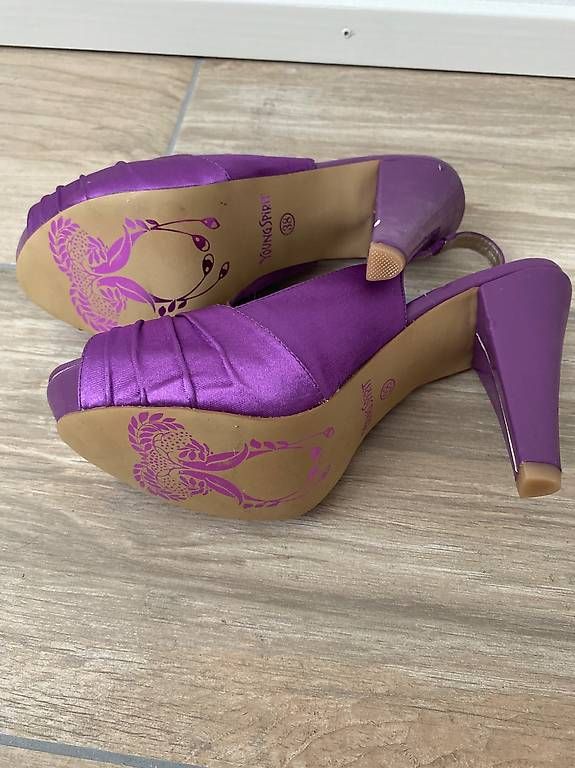 Damenschuhe: Lila glänzende Peeptoes Gr. 38 – Gebraucht aus Hausen AG von corinne_g 2