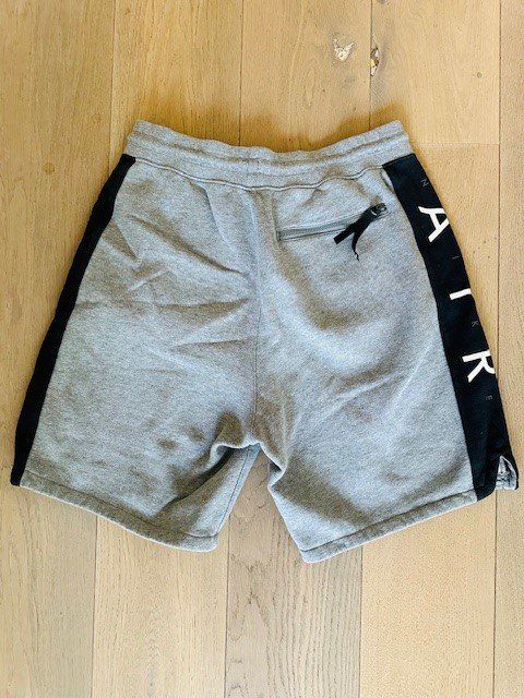 Nike Hosen: Nike Air Shorts Grösse L – Gebraucht aus Bern von howi72 2